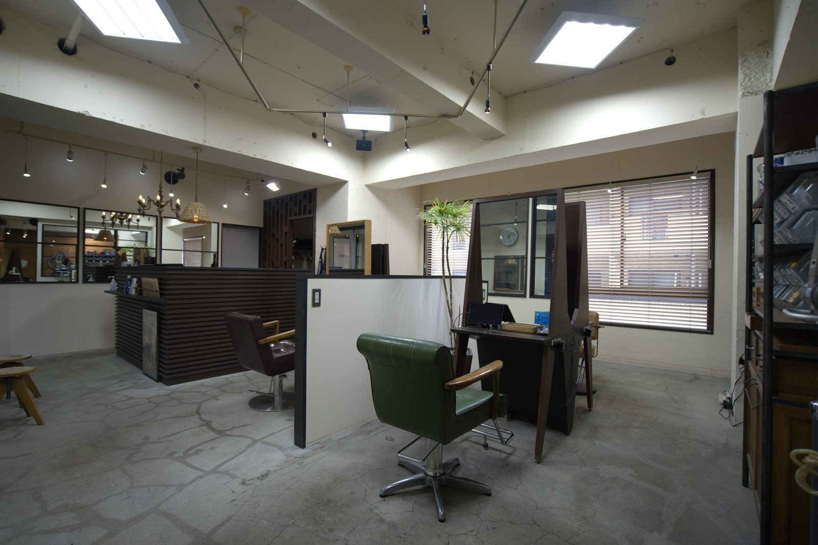 HANNARI 行徳の店内